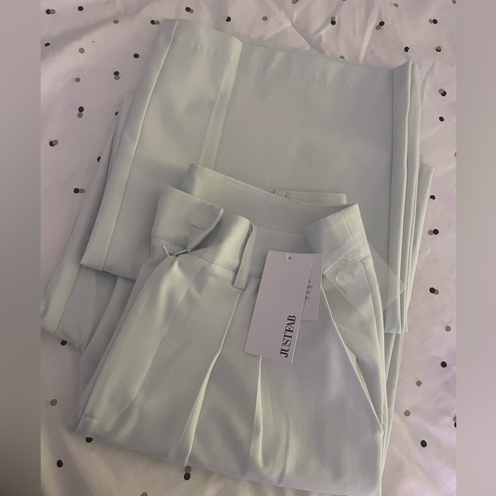 Wide Legs Pants